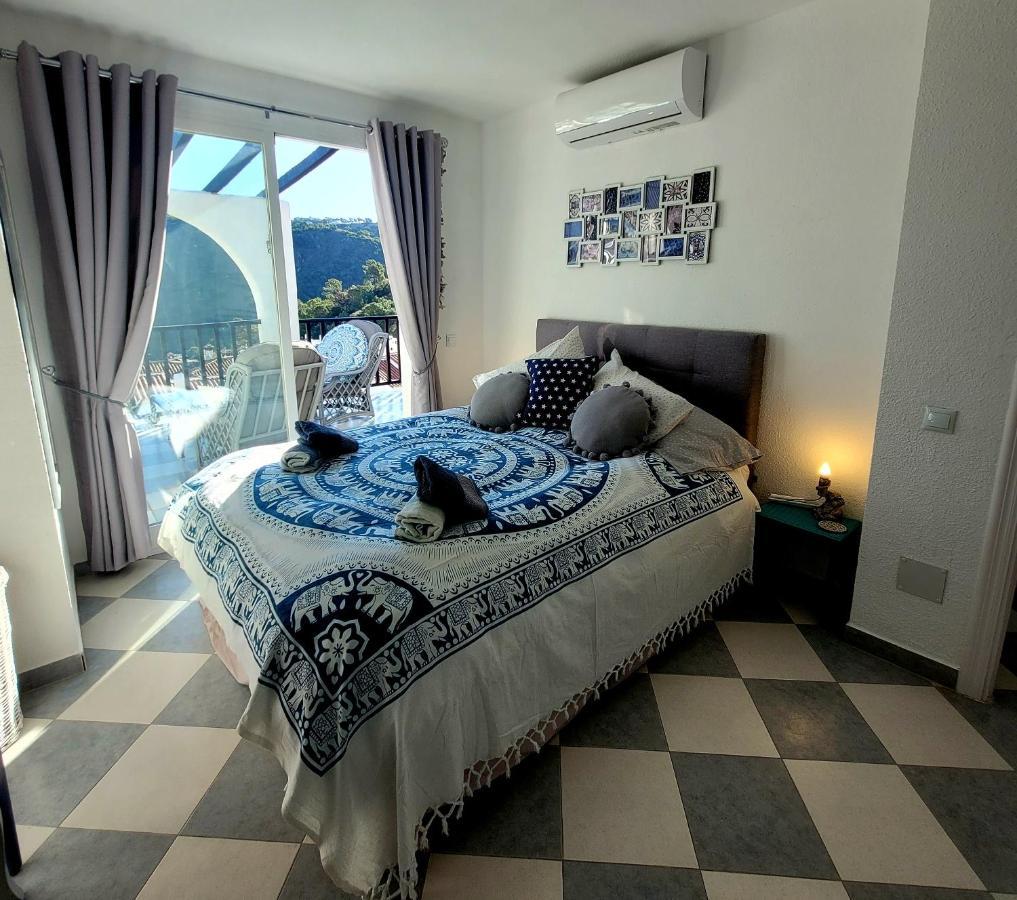 Benahavis Village Penthouse Apartment, 2 Bedrooms, Stunning Views, Swimming Pool !! Eksteriør bilde